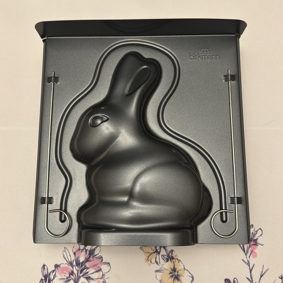 Easter Bunny Cake Mold Made in Germany! - Picture 5 of 7